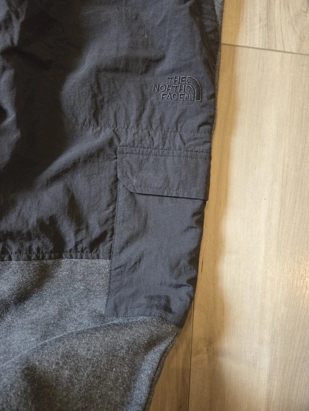 The North Face Men's Gray & Black Mixed-Material Joggers